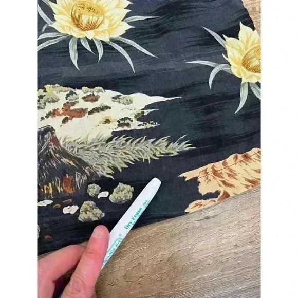 Tommy Bahama 100% Silk Camp Button Up Shirt Men's L Floral Hawaiian Black - Picture 10 of 11